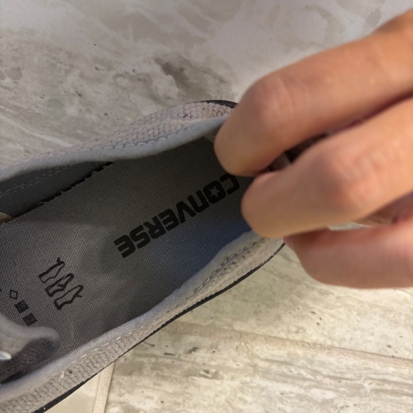 Grey converse - Picture 3 of 4